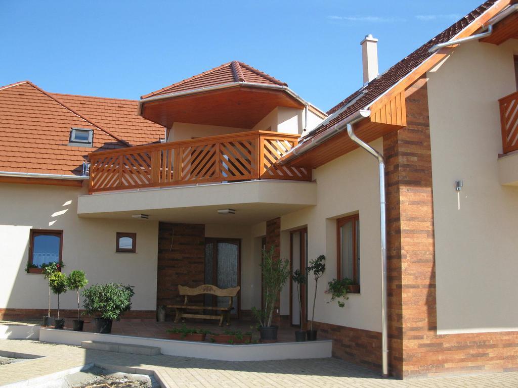 Vidor Vendeghaz Hotel Demjén Exterior photo