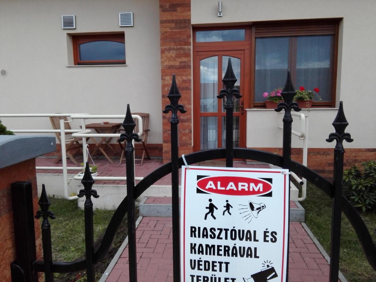 Vidor Vendeghaz Hotel Demjén Exterior photo